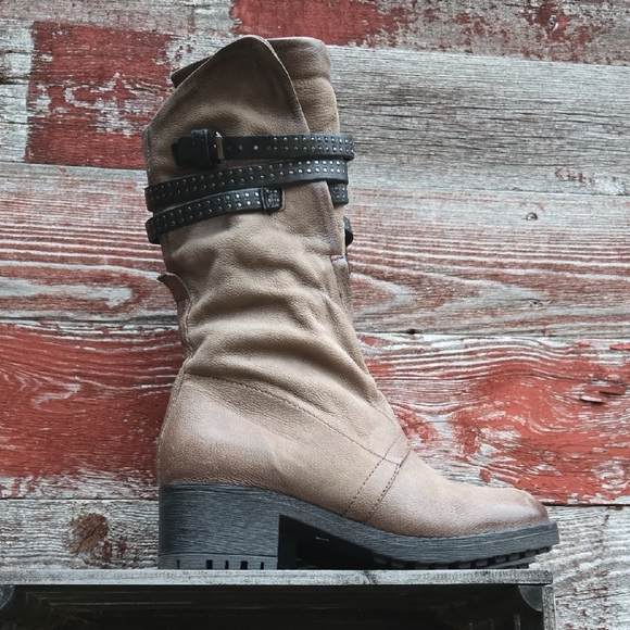 Mjus Shoes - Stylish Tan Mjus Boots with Black Accents